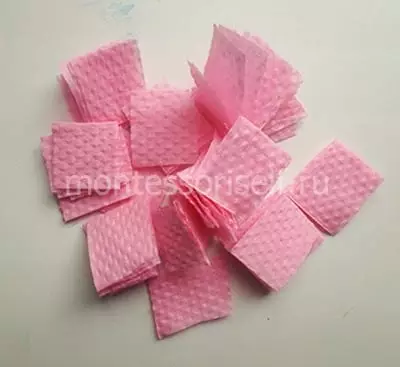 Mga crafts mula sa napkin: mga application na gawa sa napkin ng papel gamit ang iyong sariling mga kamay. Paano gumawa ng mga bulaklak ng taglagas na may mga bata 5-6 at 7 taong gulang? Puno mula sa napkins at rowan branch 25992_15