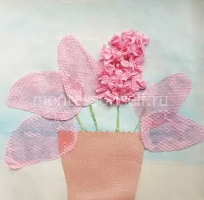 来自餐巾的工艺品：用纸巾用你自己的手制成的应用。如何让秋天的花朵与5-6和7岁儿童？从餐巾和罗文分支的树 25992_17