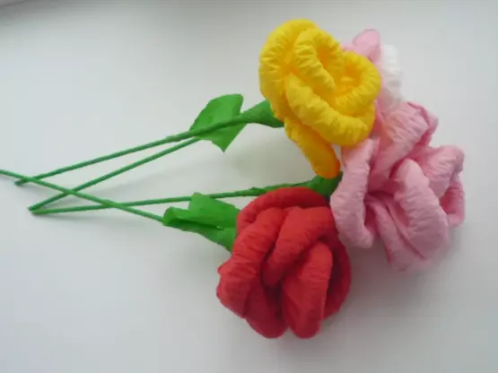 Amatai iš servetėlių: paraiškos iš popieriaus servetėlės ​​su savo rankomis. Kaip padaryti rudens gėlės su 5-6 ir 7 metų vaikais? Medis iš servetėlės ​​ir 