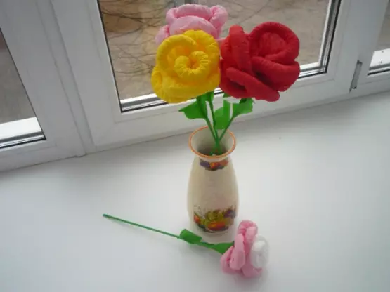 Занаяти от салфетки: Приложения от хартиени салфетки със собствените си ръце. Как да направим есенни цветя с деца 5-6 и 7 години? Дърво от салфетки и роун клон 25992_67