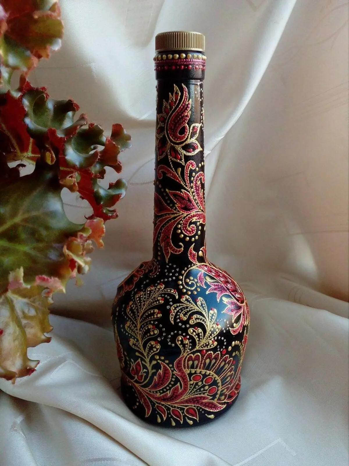 Butelki wystrój: Piękna dekoracja szklanych butelek wina z własnymi rękami, dekoracja z sznurkiem i rajstopami, dla mężczyzny i kobiety 25995_3