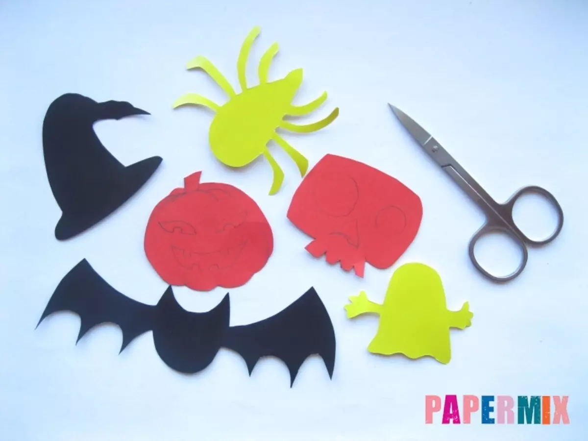 Garlandas en Halloween: como facelas coas túas propias mans de papel? Garlandas feitas de morcegos, de pantasmas e arañas. Como facelo das bolas en etapas? 26013_25