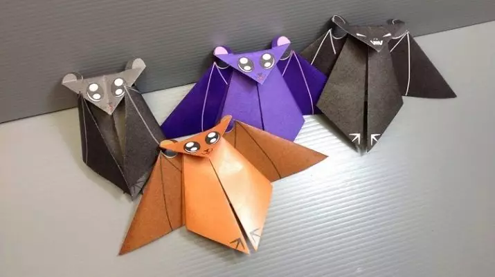 Origami On Halloween. Ինչպես դրանք դարձնել թղթի A4 փուլերից: Մոլախաղեր Տեսիլքներ եւ սարդեր, սկսնակների համար դդումներ ստեղծելու թեթեւ սխեմաներ, այլ արհեստներ 26015_2