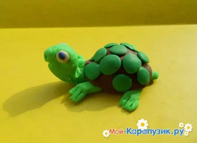工匠“烏龜”：從自然材料的烏龜用自己的手，秋天的兒童紙。別的怎麼做幼兒園？ 26019_23