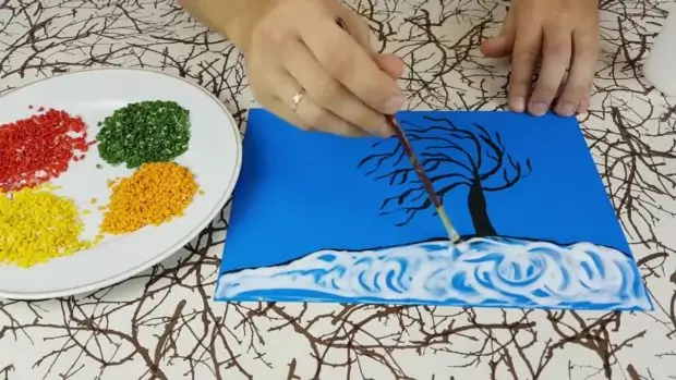 Artesanía de arroz: como pintar o arroz para o artesanía Gouache? Aplicar con trigo sarraceno, opcións sobre o tema 