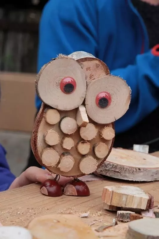 Artigianato dagli alberi di Svilov (77 foto): Artigianato autunnale con le loro mani, idee per la scuola materna e per dare, gufo da tagli e altri mestieri dal materiale naturale 26043_20