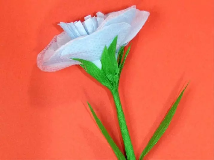 Падалка «Квітка» (57 фото): як зробити своїми руками з шишок для дитячого садка? Об'ємні квіти з різних матеріалів для дітей 26058_53
