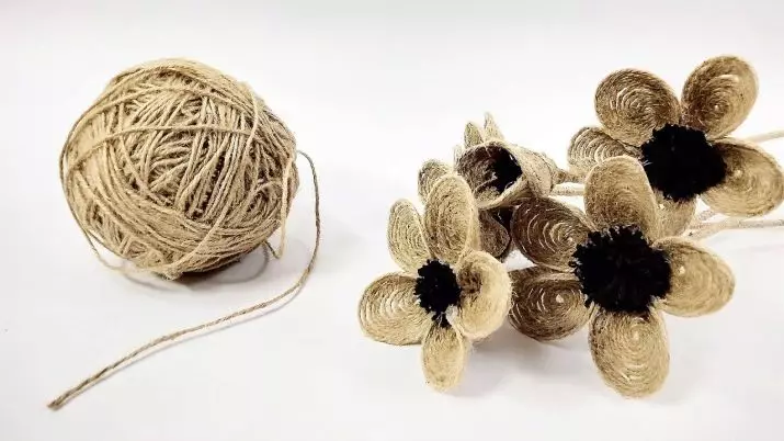 Mga Crafts Gikan sa Twine (42 Mga Litrato): Giunsa kini paghimo sa imong kaugalingon nga mga kamot gikan sa harness ug burlap? Mga arte gikan sa twine ug kape nga beans. Mga Master Class alang sa Mga Magsugod 26108_9