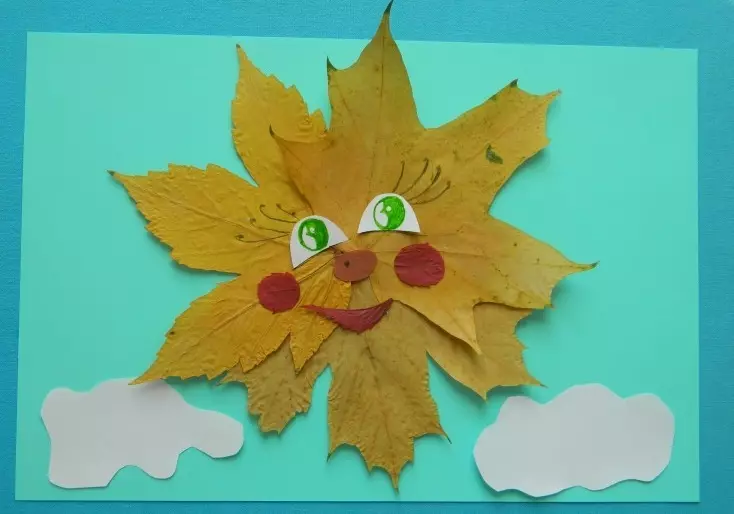 Maple'den El Sanatları (119 fotoğraf): Çocuklar, aslan ve güller, tırtıl ve anaokulunda ve okuldaki diğer el sanatları için sonbahar konusu üzerine el sanatları ile el sanatları. Taze yaprakları nasıl kurtarır? 26115_10