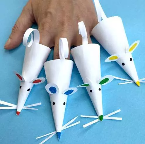 Lys håndværk: Simple Quick Crafts med egne hænder. Hvordan laver man de smukkeste håndværk til børn? Nem og interessante muligheder fra forskellige materialer 26122_7