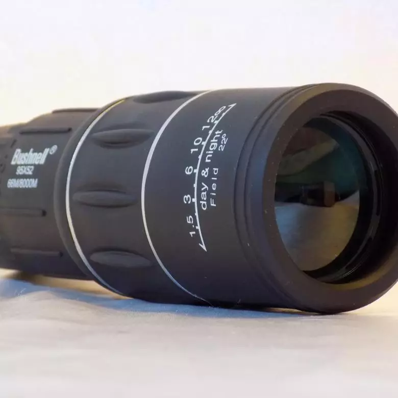 Ama-monoculars Bushnell: 16x52 nge-Night Vision and Heathy Duty 95x52, 35x95 namanye amamodeli, ukubuyekezwa kokubuyekezwa kwamakhasimende kwangempela 26145_11