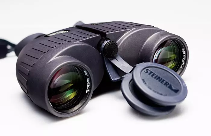 Os mellores binoculares: cales son os mellores para a observación? Modelos de baixo custo. Como elixir un binoculares compactos para o turismo? Fabricantes 26149_5