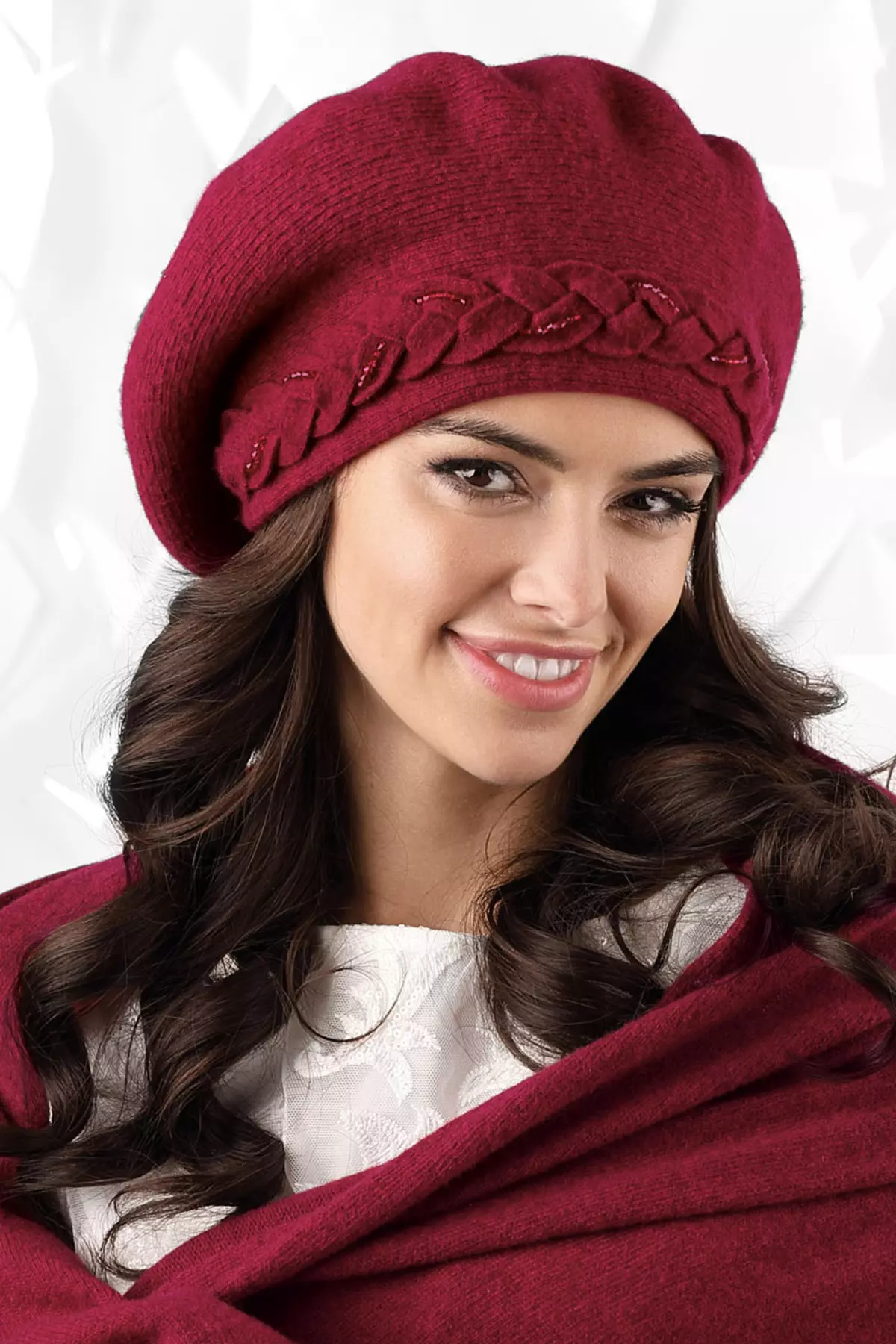 როგორ და რა უნდა ატაროს berets? როგორ აცვიათ ლამაზი? რას იწყებს წითელი და სხვა ქალი? სურათები შემოდგომაზე 2614_19