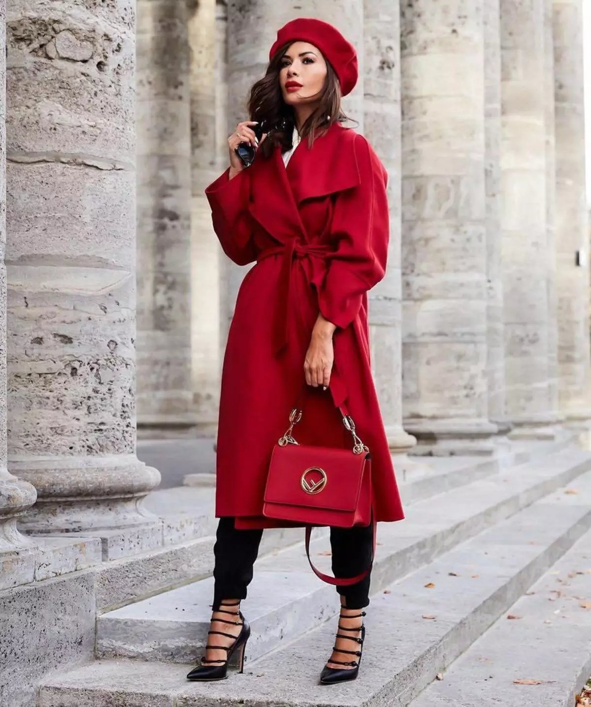 Kako in s tem, kaj nositi beretke? Kako nositi lepo? Kaj se začne rdeča in druga ženska? Slike za jesen 2614_32
