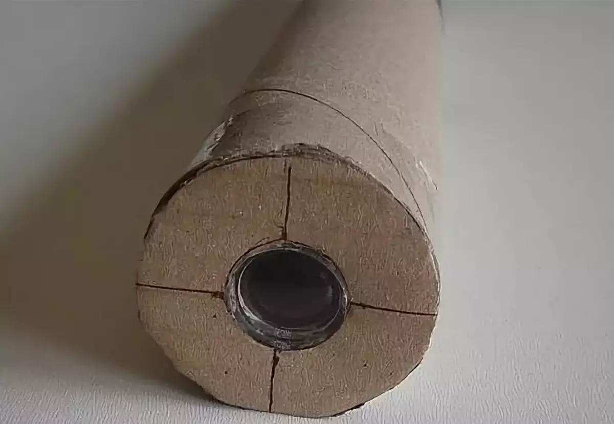 Potrubie potrubia s vlastnými rukami: Ako urobiť doma z papiera a rukávov z papierových uterákov pre deti? Domáce dospelé potrubie podľa výkresov 26153_7