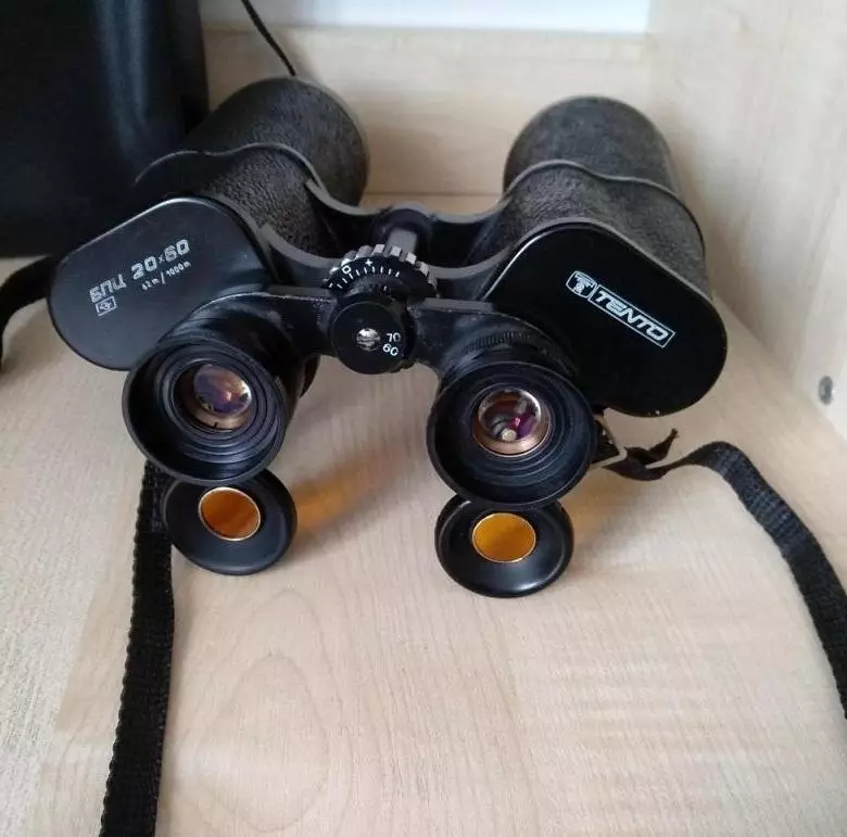 Binoculars ee USSR: Moodooyinka Soofiyeeti ee ugu fiican 6 ilaa 7x50, 8x30 iyo 20x60, dulmar guud oo ku saabsan binoculars kale oo xoog badan iyo sannado badan oo lagu sii daayo 26161_18