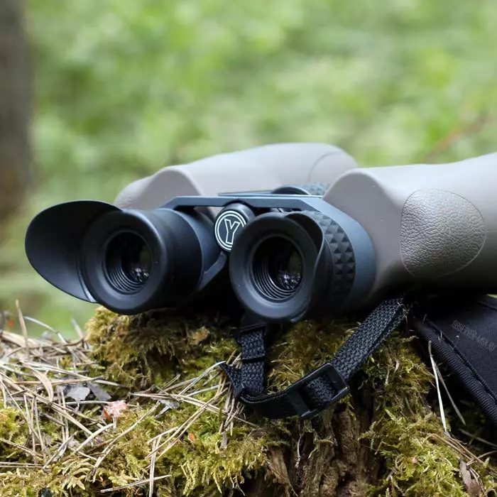 Yukon Binoculars: 10x50 y 20x50, 30x50 y 8-24x50, 16x50 y 12x50, prisioneros y otros modelos del fabricante, revisiones de los propietarios 26176_22