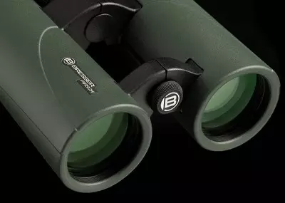 Binoculars Bresser: ประเทศผู้ผลิต 10x50 และ 70x70 รุ่นอื่น ๆ ที่มีลักษณะความคิดเห็นของเจ้าของ 26177_8