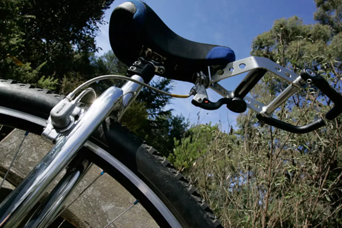 Monocili: Cili është emri i unicycle (biçikletë e vetme)? Përmbledhje e modeleve elektrike. Si të mësoni të ngasin? 26188_36