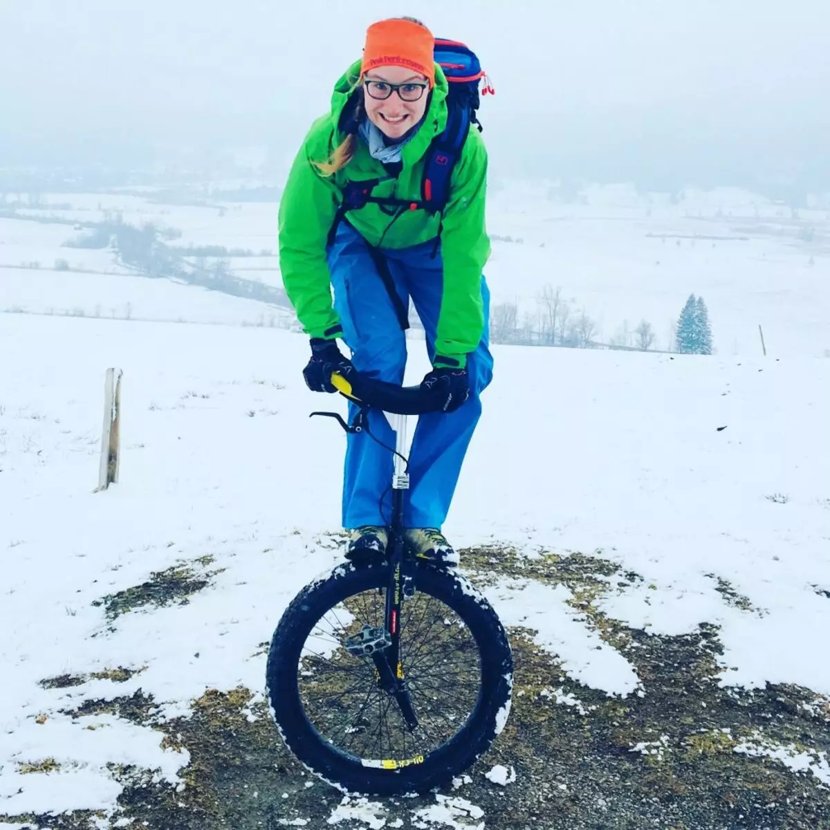 Моноцикъл: Какво е името на Unicycle (единичен велосипед)? Преглед на електрическите модели. Как да се научите да яздите? 26188_43