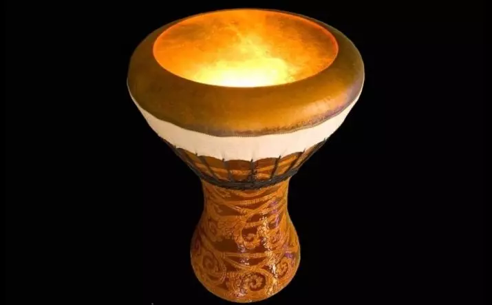 Darbuka (37 foto): Konbyen santimèt yo wotè? Fòmasyon jwèt sou yon enstriman mizik chòk, ritm nan tanbou a Arab ak mizik 26220_17