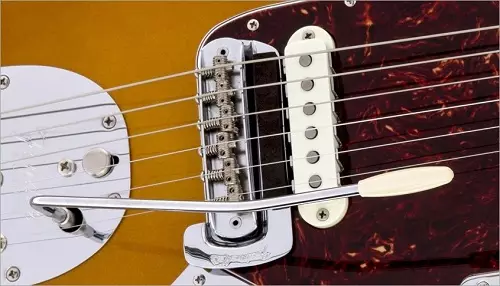 Rock gitare (24 fotografije): Rocker električna gitara za metal igre. Kako izgleda? Crvena i druge gitare na kojem rock glazbenici igra 26255_22