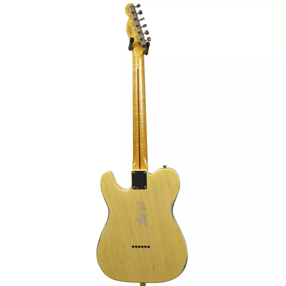 Mga Guitars sa Fender: Electro-acoustic, Bass Guitars ug Classic, Mustang ug CC-60SDES, KINABUHI SA PILI 26262_22
