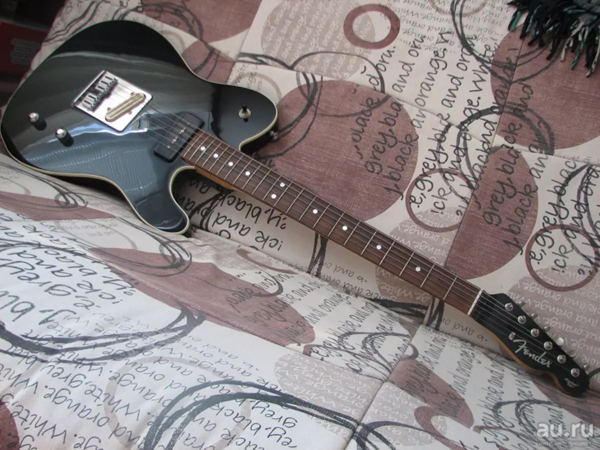 Guitars Fender: kitarat elektrike dhe elektro-akustike, kitarat bas dhe klasik, Mustang dhe CC-60SCE, modele të tjera, rast zgjedhjesh dhe komente 26262_7