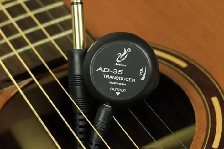 Pickups akustike kitarë: Instalimi, magnetik dhe piezosimer me mikrofon. Çfarë më të mirë për të instaluar? 26265_7