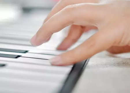 Pianul flexibil: Pianul moale cu 49, 61 și 88 cheii, caracteristici tastatură, cele mai bune modele, recenzii clienți 26281_19