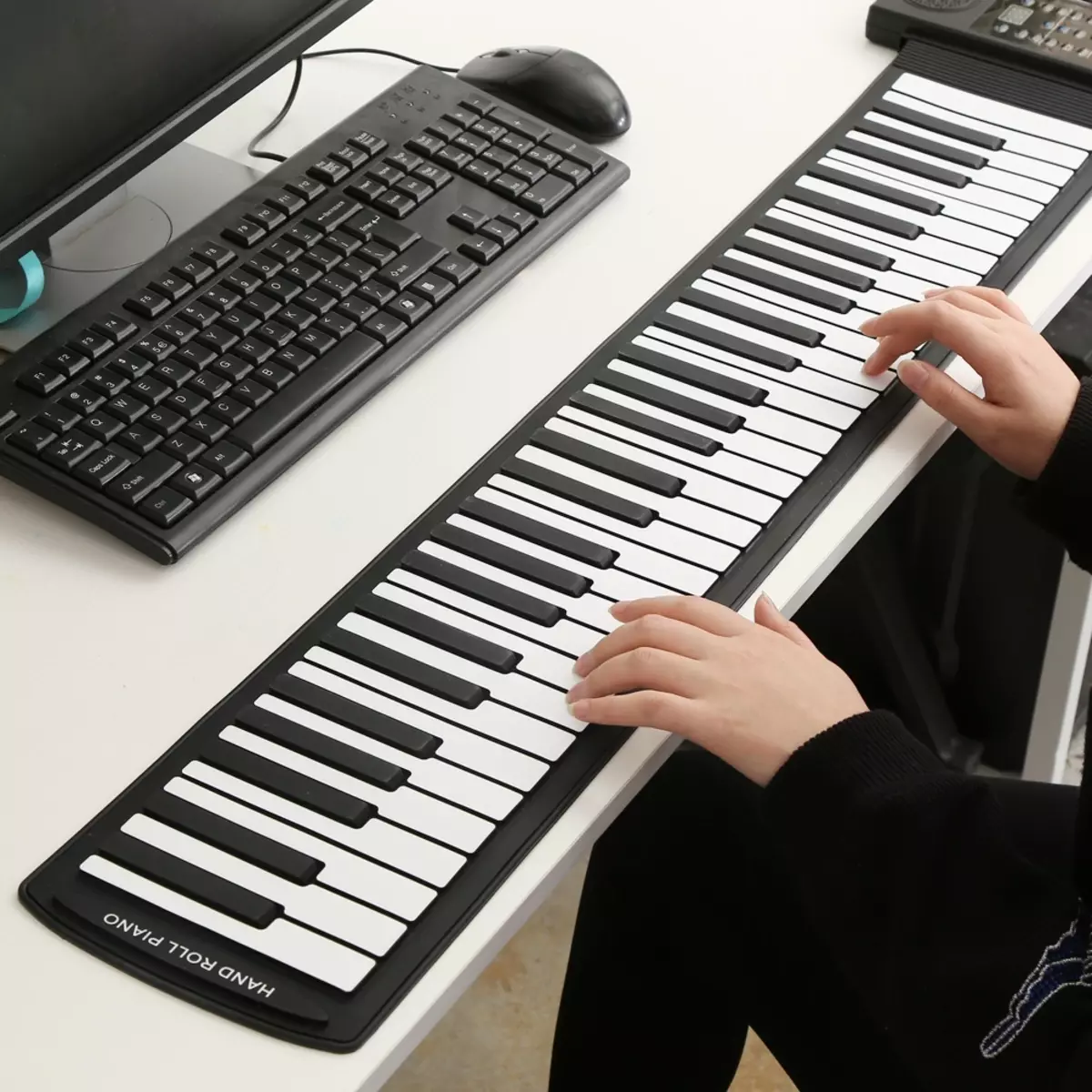 Piano Piano: Piano nerm bi 49, 61 û 88 keys, taybetmendiyên klavyeyê, modelên çêtirîn, nirxandina xerîdar 26281_2