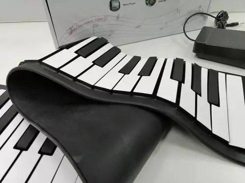 Flexible Piano: Soft Piano na may 49, 61 at 88 key, mga tampok ng keyboard, pinakamahusay na mga modelo, mga review ng customer 26281_20