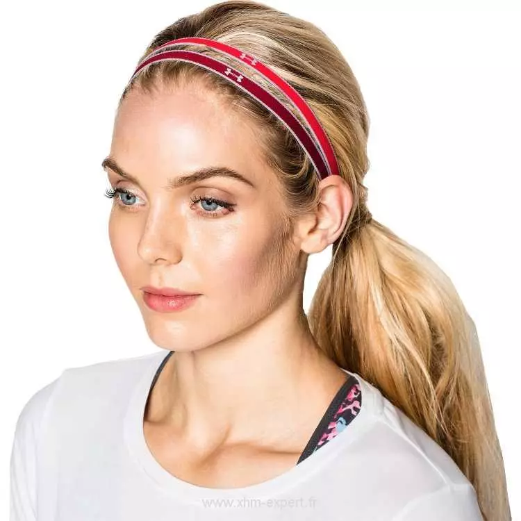 Bandaggio sportivo sulla testa (66 foto): modelli per la corsa e gli sport da Nike e Adidas, cosa viene chiamato una fasciatura femminile e come indossarlo 2629_50