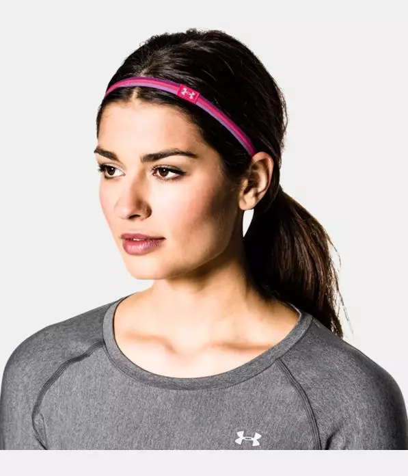 Спорт завој на главата (66 фотографии): Модели за трчање и спорт од Најк и Адидас, она што се нарекува женска завој и како да го носат 2629_51
