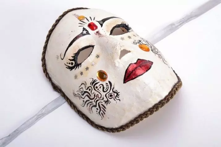 Papier Masha Mask: Kiel fari maskon sen formo kun viaj propraj manoj hejme? Timigaj maskoj por halloween kaj veneciaj opcioj 26347_41