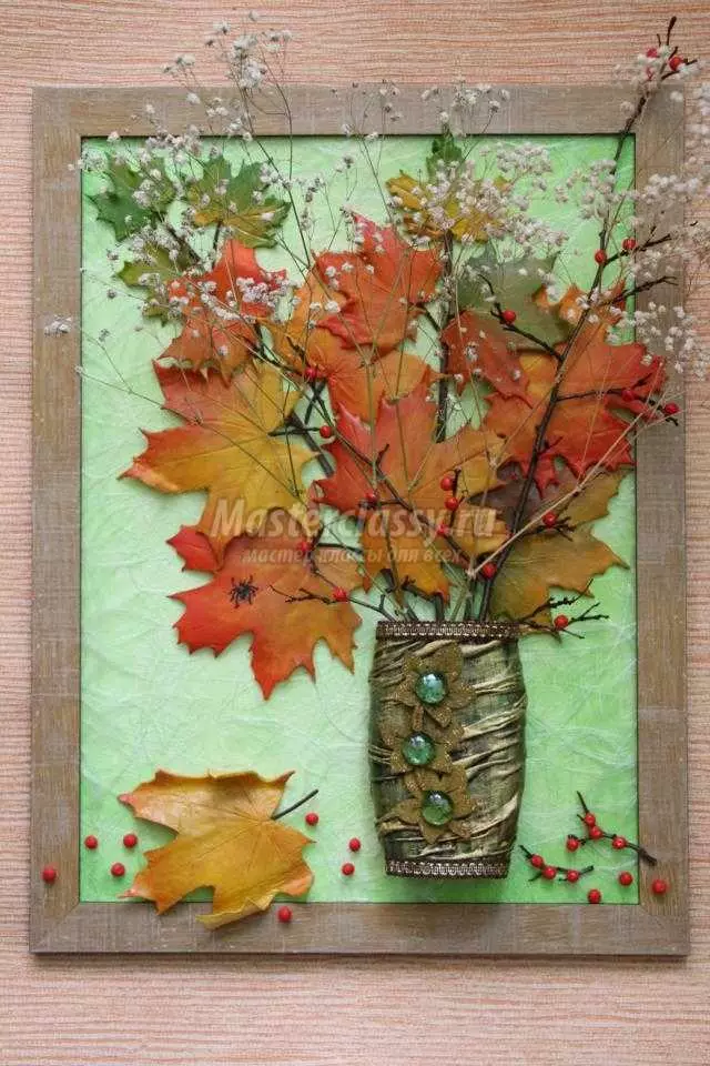 Appliques fan Maple Leaves: ambachten op papier foar bern foar bern op it tema 