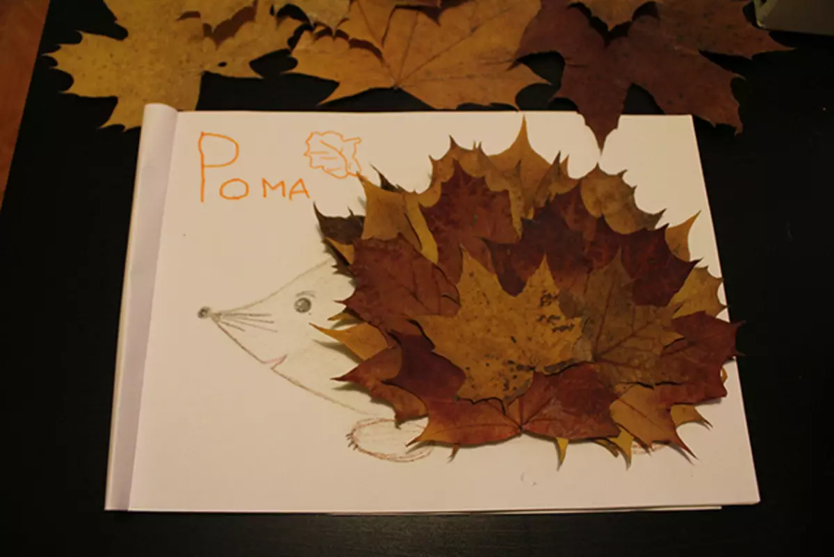 Դիմակներ Maple Leaves- ից. «Աշնան», աղվեսի եւ ծաղկամանի, գայլի եւ կարապի թղթի վրա թղթի արհեստներ 26366_3