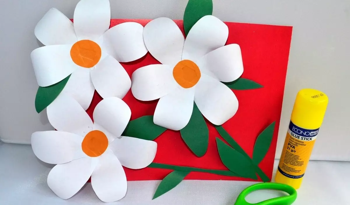 Apprikces "Kvety": Z papiera a listy, biele kytice a kvetinové kvetinové postele pre deti s vlastnými rukami, kvetmi glade z farebných papierových kruhov. Ako inak robiť Appriqué?