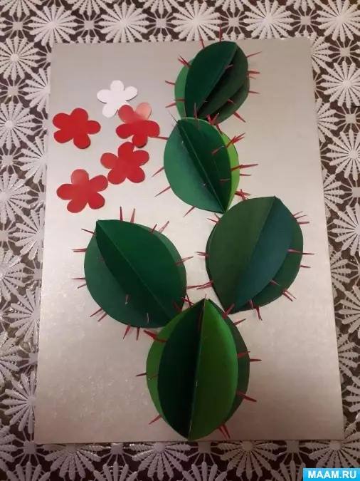Volumetric Applique: Si për të bërë letër me ngjyrë për fëmijët kaktus dhe dardhë? Shporta dhe qershi e bëjnë vetë hap pas hapi. Pineapple, vinça dhe ide të tjera 26389_13