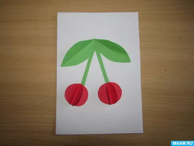 Volumetric Applique: Si për të bërë letër me ngjyrë për fëmijët kaktus dhe dardhë? Shporta dhe qershi e bëjnë vetë hap pas hapi. Pineapple, vinça dhe ide të tjera 26389_37