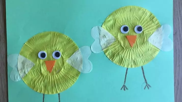 アプリケーション「チキン」：2~3歳の子供のための色紙の工芸品。牧草地と卵の中で鶏肉を作る方法は？ 26395_14