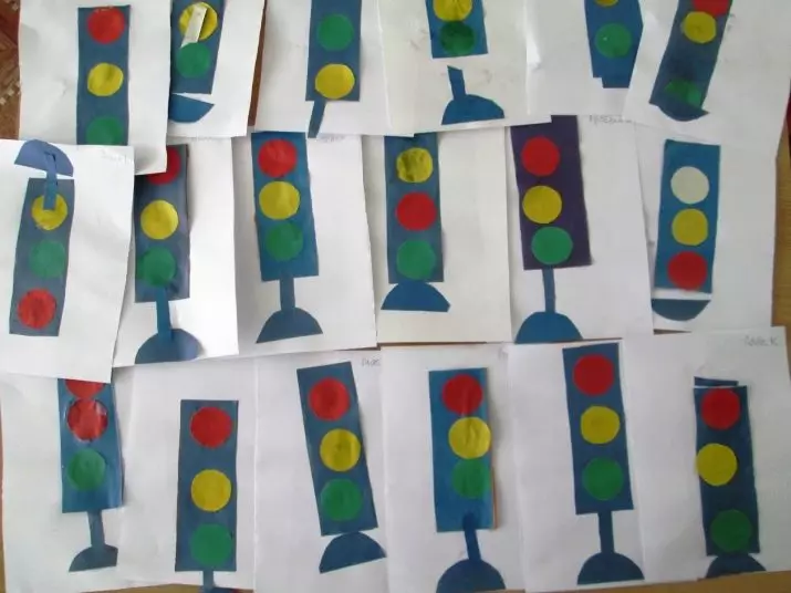 Applique“红绿灯”：幼儿园3-4岁儿童的快乐散装交通灯。如何在阶段制作彩色纸张？其他想法 26396_2