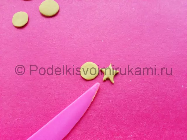 Plastik appliques: Sistem Suria pada kadbod, applique rowan untuk kanak-kanak. Hedgehog dan Constellation, Romashkaya Polyana dan Cendawan, Produk Lain 26400_20