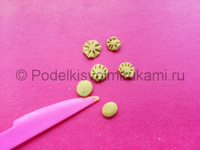 Plastik appliques: Sistem Suria pada kadbod, applique rowan untuk kanak-kanak. Hedgehog dan Constellation, Romashkaya Polyana dan Cendawan, Produk Lain 26400_23