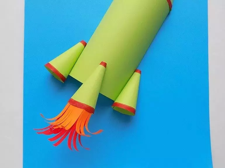 Как делать ракету из бумаги. Ракета поделка. Аппликация. Ракета. Ракета из бумаги. Поделка ракета из бумаги.