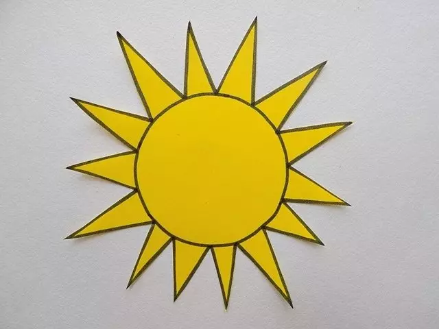 Applique“Sunny”：兒童彩色紙的超級輻射太陽。如何從其他材料中曬太陽？ 26418_12