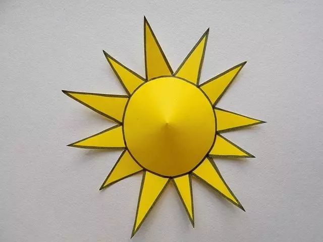 Applique“Sunny”：儿童彩色纸的超级辐射太阳。如何从其他材料中晒太阳？ 26418_14