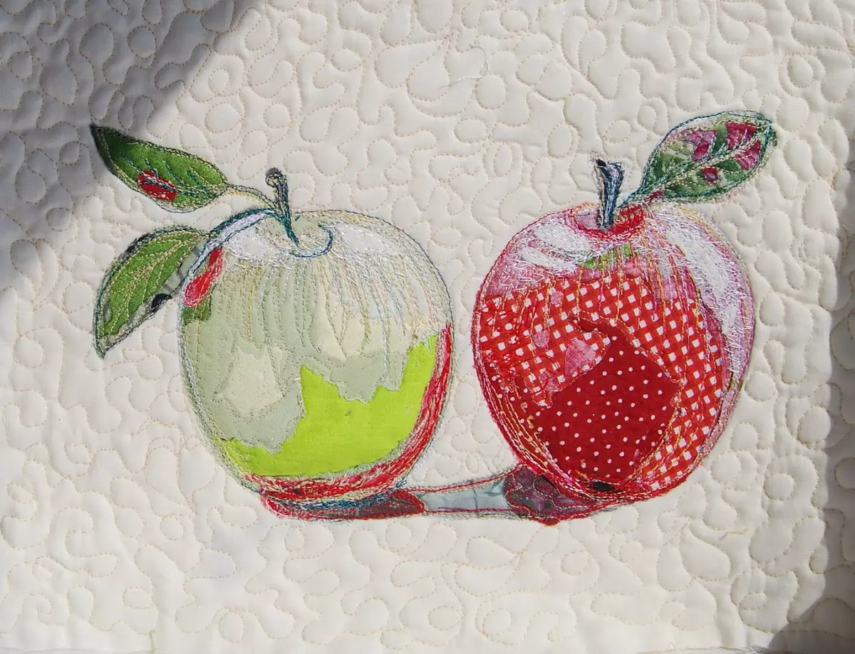 Apple Apprikce: okolité jablko s papierovým listom, jablká v košíku a doske, vydavateľské abňacie, veľké a malé jablká 26431_50