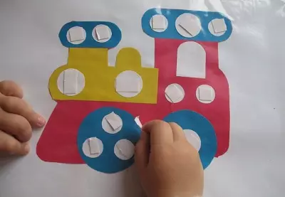 Appliques vir kinders 3-4 jaar oud: Gekleurde papier raket vir kleuterskool, eenvoudige kunsvlyt vir kinders, interessante lig aansoeke 26438_26