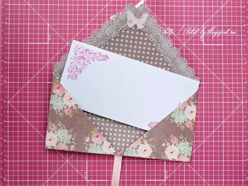Postkort fra papir med dine egne hender: Hvordan lage et bursdagskort med en paraply? Bølgepapp, kort med et hjerte og andre 26462_27